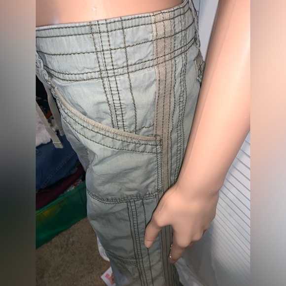 Gap women's Utility Gorp Core Mid Rise Straight Leg pants - Picture 7 of 13